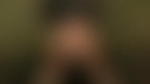 Ganz Nackt und ungehemmt siehst du mich nun - so spaziere ich gerne durch den Wald, komm und folge mir <3
