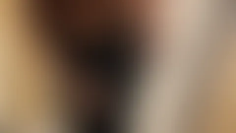 Ich liebe diesen einteiler. So bequem und schnell auszuziehen. Brauch ich eine Unterwäsche darunter? Oder lieber ohne, mit dem Reiz das wir überall einfach S*x haben können? 😏