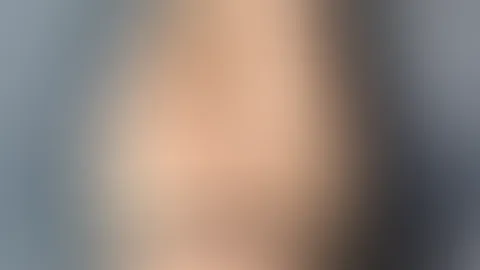 Ich liege ganz entspannt mit meiner Netzstrumpfhose, HighHeels und meinem transparenten Nylontop auf dem Sofa🔥 wo wandert dein Blick zuerdt hin?