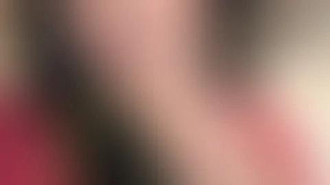 Guten Morgen, mein Lieber… ich hoffe, du bist wach, denn ich wollte dir direkt am frühen Morgen schon den Kopf verdrehen. Ein Blick von mir, ein kleines Lächeln… und deine Gedanken sind garantiert nic