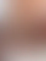 Soviel schönes Spielzeug, ich kann mich kaum entscheiden. Vibriere ich mir den Kitzler bis zum Orgasmus oder f**ke ich mich hart mit dem Dildo? Vielleicht auch beides gleichzeitig… was denkst du? So o
