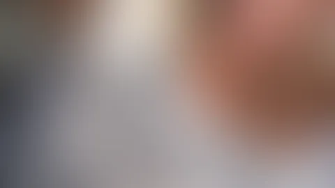 Frisch aus der Dusche, noch entspannt am Chillen… ab 21 Uhr zeig ich dir live, wie heiß der Wochenstart wirklich werden kann. Willst du dabei sein? 😏🔥