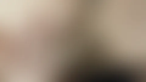 NACHBAR GIB MIR W***E!!! Hey Boy, wie du weisst bin ich ein Spermabunker. Das hat auch mein notgeiler Nachbar mittlerweile mitbekommen. Seine Ehefrau kann leider nicht so gut b****n - dafür kochen. Ab