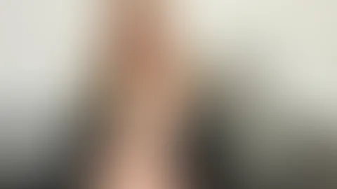 Leder steht mir, oder? 🖤🔥 Warte ab, was ich später noch zeige…