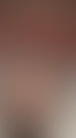 Ich sitze nackt und auf dem Bett und warte auf dich ❤️