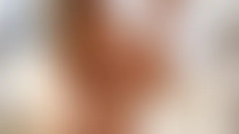 Ein kleiner Blick über die Schulter 🤎✨  Würdest du mir trotzdem noch in die Augen schauen? 😘