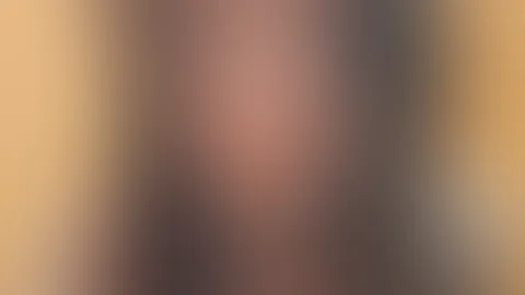 Hurra, Wochenende! 🥳 Dusche ist der beste Start in den Tag 💦 Heißes Wasser, Schaum auf der Haut, Körper wacht sofort auf und Gedanken werden schon ganz versaut… 😈 Bin rausgekommen frisch, nass, tro