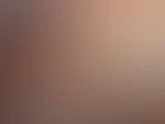 Guten Morgen, Babe 🌞 … stell dir vor, du würdest neben mir aufwachen. Würdest du mich zuerst küssen… oder etwas ganz anderes tun?😏💦