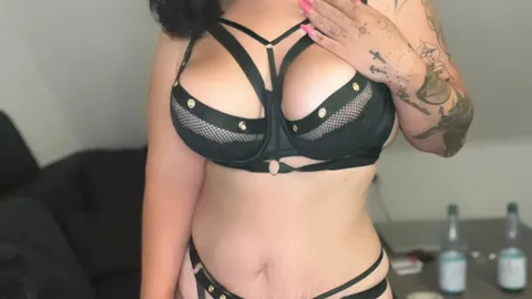 Spontane Dildo Action bis zum Orgasmus đ„”