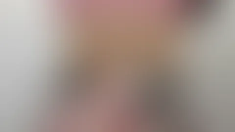 Twinrova - Striptease auf dem öffentlichen Klo (Nippelpiercings)