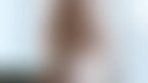 Keine Vorhänge, keine Kleidung. Nur ich, das Fenster und der Gedanke an dich !