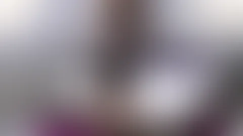 Gefingert bis zum squirten – Meine Premiere Eigentlich sollte es nur ein heißer Strip mit einem geilen Dirty-Talk werden, aber als ich anfing mich selber zu fingern merkte ich schon wie alles kribbel