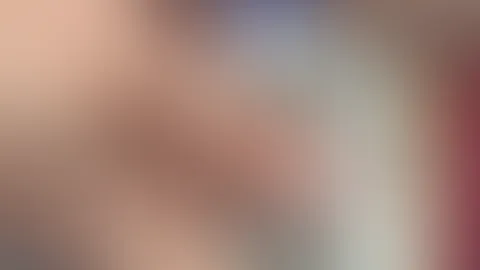 Na, was hältst du von meinem Glasdildo mit seinen blauen Noppen? Was denkst du denn? Wie fühlt er sich denn in der P***y an?😉😮💨
