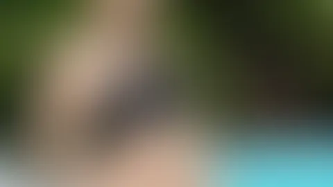 Guten Morgen, na steigst du mit mir in den Pool,  Hase❤️‍🔥? Das Wochenende klopft schon fast an die Tür und damit dein Start auch richtig heiss wird, gibt's heute nochmal satte 50% auf alle Inhalte, 