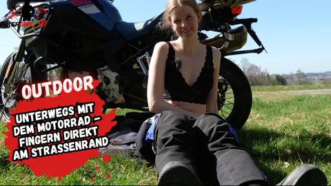 Heimlich auf Bikertour gefingert bis zum Doppel Orgasmus!