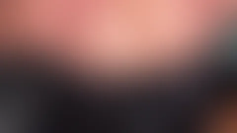 Kannst du dich um meine Titten kümmern und sie so richtig geil massieren und kneten? 😉