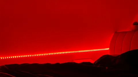 Let’s dance in the red lights 😏