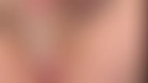 Heiße (aber eigentlich eiskalte🥶) Wassereis-Spielchen 😍💦🥶 Du siehst wie ich vor Kälte und Geilheit zittere und du siehst an meinem Mund, wie geil es mich macht… Du siehst, wie das Wassereis auf un