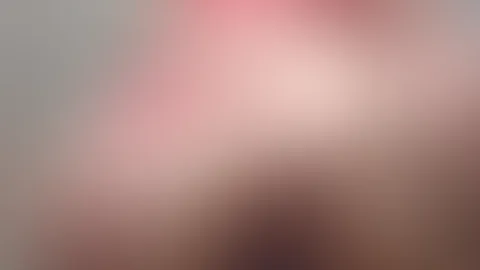 Wie geil es schmatzt während der Dragon Dildo hineingleitet 😈💦🤤