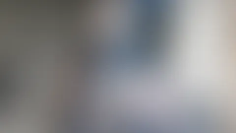 Knie nieder Sklave! Du gehörst auf den Boden und sollst mir zu meinen Füßen liegend dienen!😈