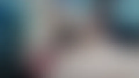 Mit vollgestopften Löchern gefingert bis zur Explosion