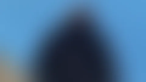 Blauer Himmel und F**kbereite Löcher😋 Fehlt nur noch ein Dude der sie benutzt...😋🚀💦(Clip 16sek)