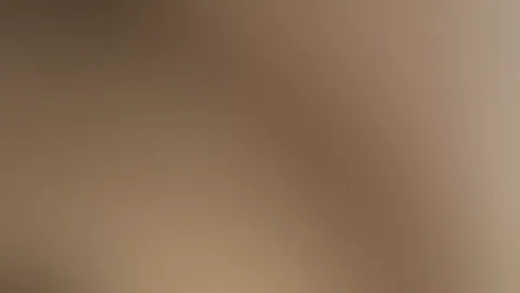 Guten Morgen! Ich bin gerade aufgewacht und habe nachgesehen, wie nass ich bin. Heute wird ein arbeitsreicher Tag. Schaut vorbei für meinen Live-Stream. Drehe auch ein Sklavendominanzvideo in einem Le