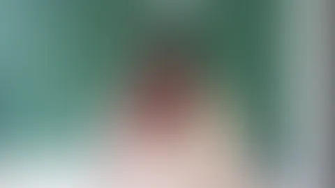Willst du zusehen, wie ich meinen dicken, nackten A***h für dich twerke und meine nasse F***e zeige? 😈🫦💦