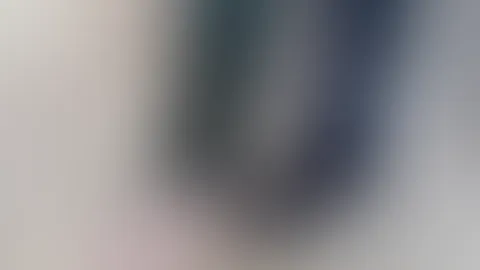 Ups, da fehlt doch was... oder ist das andere einfach zu viel? 😜 Wer hilft mir beim Ausziehen (oder Anziehen)? Schreibt mir, ich warte auf eure Nachrichten!