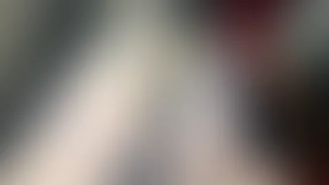 So gehört sich das. 😈 Platz angenommen und jeden Auftrag ausgeführt. Kein Platz für Diskussion. Und wenn doch, dann wird man eben in die Schranken gewiesen. Und je nachdem, wie man sich verhält, gibt