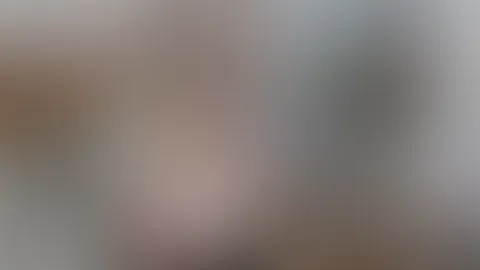 Die Chefin persönlich! Einfach mal laufen lassen! Aus der launigen neuen Serie „Büro, Büro“ gibt es jetzt immer wieder mal heiße, feuchte und geile Clips mit der reifen Chefin Tina. Wer sieht sie nic