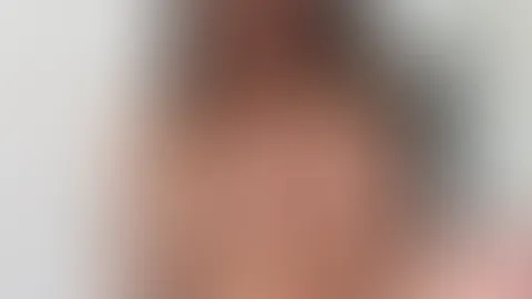 Öl, die Gurke und der Stuhl