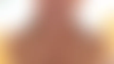 Gerade aus der Dusche… ganz nass, heiß und schon total in Stimmung 😈💦