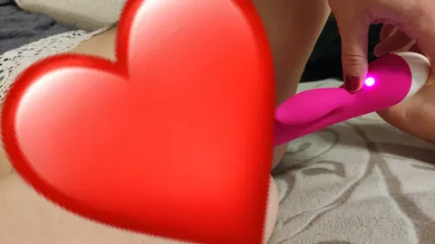 Bequem auf der Couch mit meinem Toy đđ