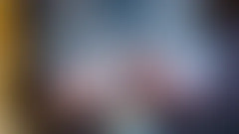 Es ist heiß hier, das Wachs läuft über meine prallen Brüste. Traust du dich meinen restlichen Körper damit zu schmücken? 😏