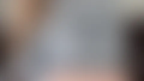 Ich mag’s gerne etwas wilder… man sieht’s meinem Bein ja vielleicht schon an. 😏 Und du? Eher der sanfte Typ oder darf’s auch mal etwas härter sein? 🔥 Heute Abend geht’s für mich auf ein Date… beglei