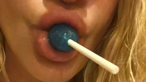 Magst du mir beim Lollipop zusehen? 🍭