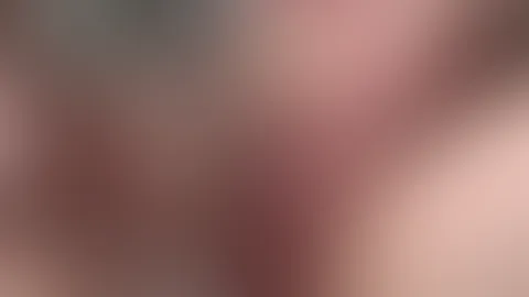 Wir haben keinen Strom, also musste ich meine M****i so vor einem Fenster rasieren. Ich bereite mich auf ein Fotoshooting im Dienstmädchen-Outfit mit anschließendem Livestream vor.