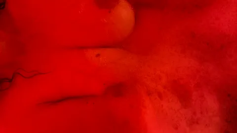 Heisse Berührungen in der heissen Wanne