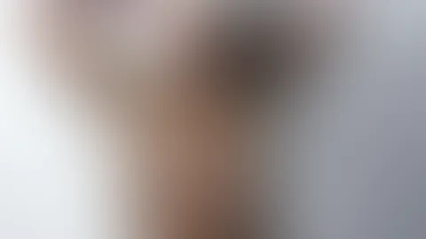 stehst du auf kleine natürliche brüste ?🤭
