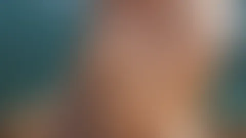 Ich liebe es einfach, oben ohne zu sonnenbaden. Nichts schlägt dieses warme Glühen auf der ganzen Haut. Aber seien wir ehrlich… nicht jeder hat es verdient, diese Schönheiten am Strand zu sehen 🍒 Nur