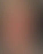 In der Umkleide probiere ich ein Dessous-Set an, und mein Blick verrät ganz genau, wie viel Spaß ich dabei habe. Draußen ahnt niemand, was für kleine, verbotene Spielchen ich hier drinnen treibe! Wie