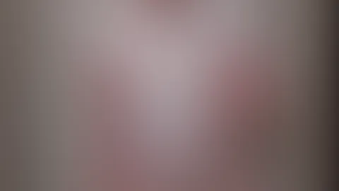 Duschen im weißen Shirt💦👀 Einige haben sich gewünscht ich soll doch mal bitte in einem weißen Shirt unter die dusche😋 und ja ich habs gemacht😁 Wie findest du den anblick? Gefällt es dir weil geil