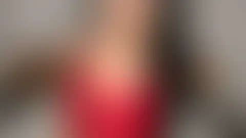 Mein Bett ist groß genug für zwei… willst du den Platz neben mir einnehmen? 🥵