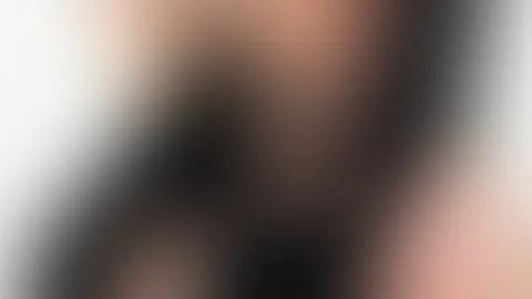 Wird Zeit für schöneres Wetter um die knappen Klamotten wieder rauszuholen, oder? 😈