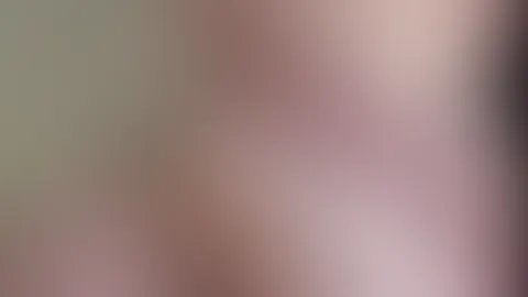 Wenn ich dir die Löcher hinhalte - willst du lecken oder lieber gleich f**ken?🥵💋