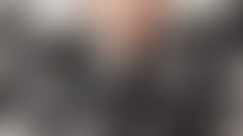 Möchtest du sehen wenn ich den Bademantel öffne? Dann schreib mir