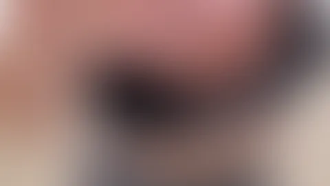 Ich war eben mit meinem Training fertig und wollte nur mal "schnell" mich frisch machen. Dabei konnte ich dir aber meinen frisch aufgepumpten Ass nicht entgehen lassen! đ Also fing ich an, mich langs