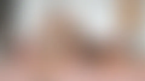Die zerrissenen Netzstrumpfhosen und ein wilder , geiler Lesbenf**k
