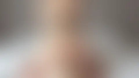 Femdom, er liegt mit gesperrte S*****z in Käfig und ich reite Dildo